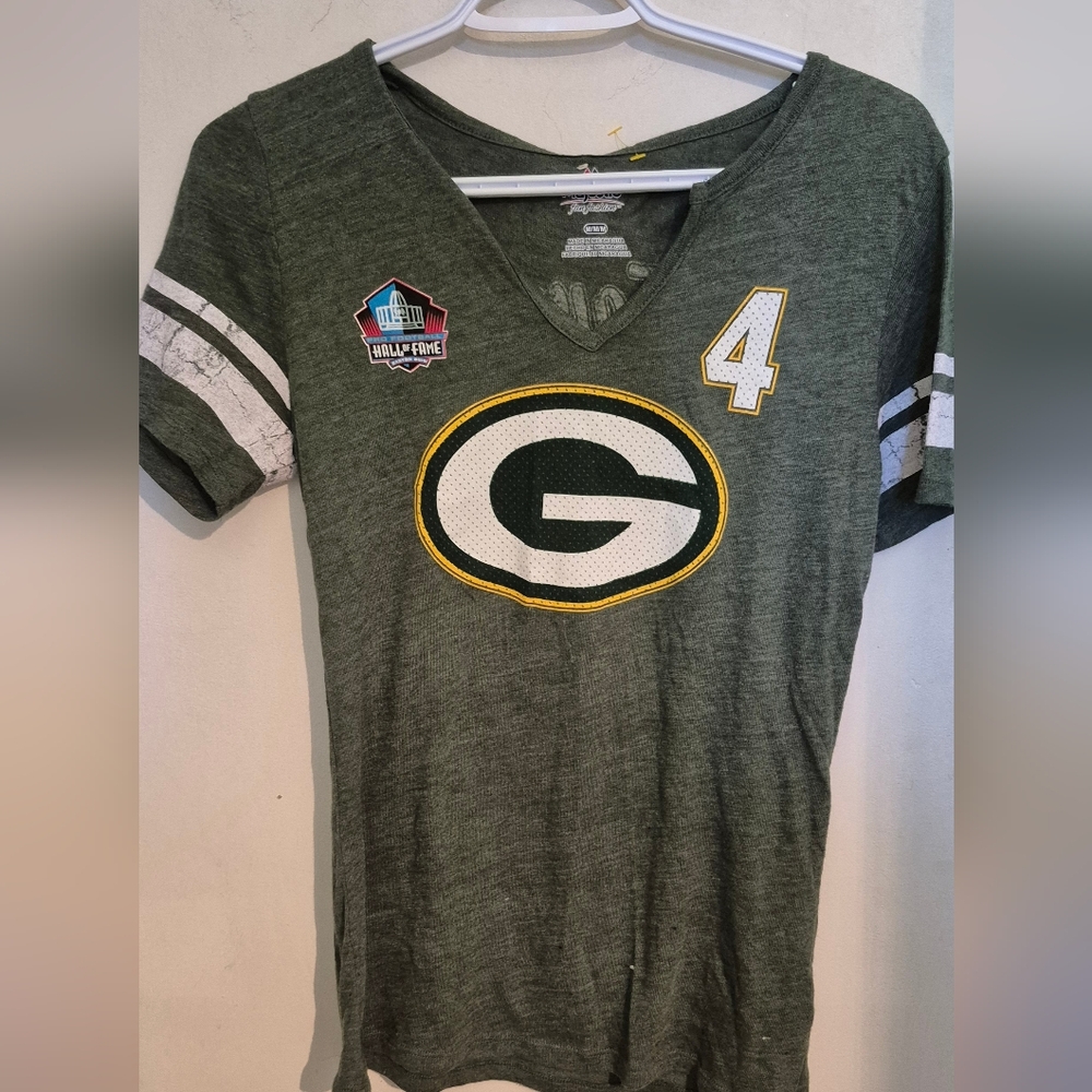 Majestic Green Bay Packers Brett Favre  T-shirt SZ.M NWT